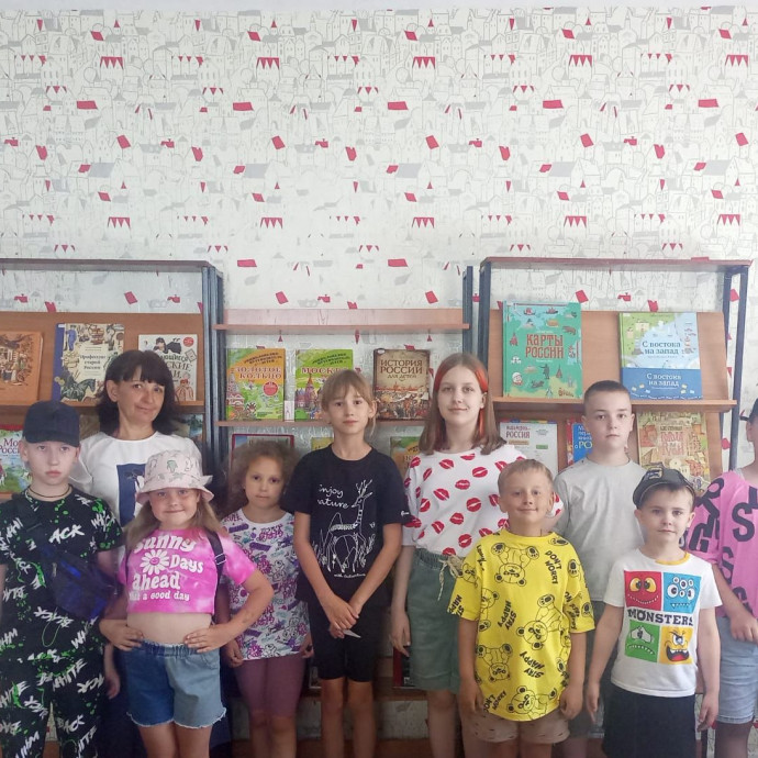 Литературно-игровая программа «Среди множества книг»